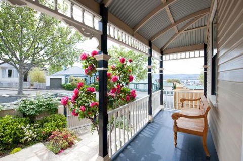 Library House - Maitland Accommodation 6
