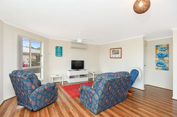 Serenity By The Sea - Maitland Accommodation 5