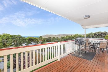 Serenity By The Sea - Maitland Accommodation 2