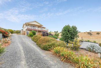 Serenity By The Sea - Maitland Accommodation 1