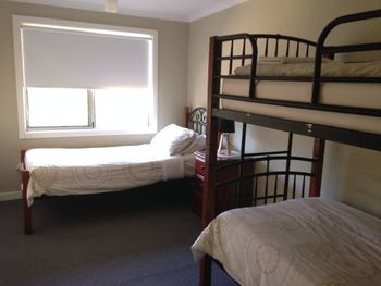 Port Lincoln Holiday Houses - Maitland Accommodation 2