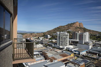 Holiday Inn Townsville - Maitland Accommodation 6