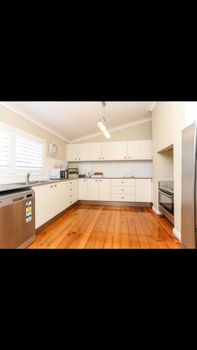 Edgeworth Street Manor - Maitland Accommodation 4