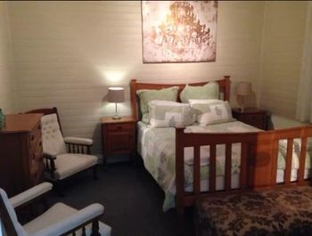 Edgeworth Street Manor - Maitland Accommodation 3