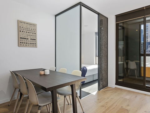 CHARLOTTE Manhatten Building Near Spencer St. & Southern Cross Station - Maitland Accommodation 4