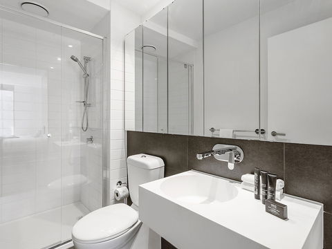 CHARLOTTE Manhatten Building Near Spencer St. & Southern Cross Station - Maitland Accommodation 2
