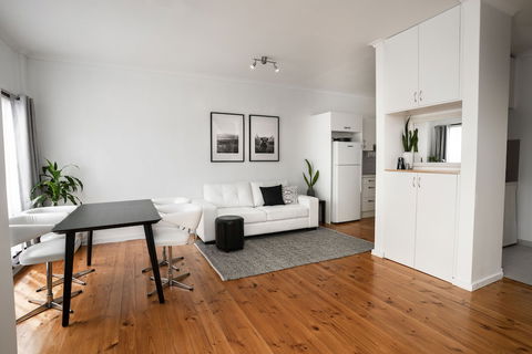 View One Three - Maitland Accommodation 6