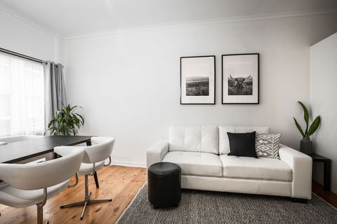 View One Three - Maitland Accommodation 5