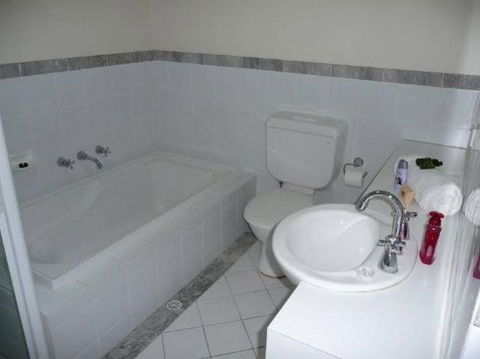 Absolute Luxury In The East End Of Adelaide Apartment - Maitland Accommodation 3