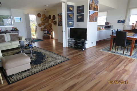 Beach Front The Wedge - Adults Only - Maitland Accommodation 7