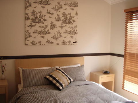 Oceanview Estate Vineyard Cottages - Maitland Accommodation 5