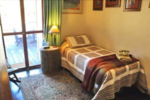 Ford House Retreat - Maitland Accommodation 5