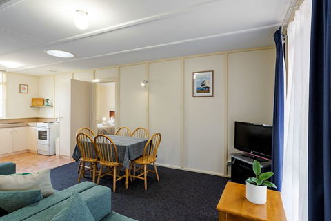 Park Avenue Holiday Units - Maitland Accommodation 7