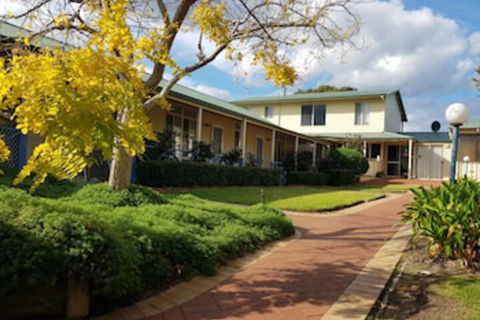 Park Avenue Holiday Units - Maitland Accommodation 0