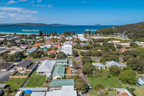 Park Avenue Holiday Units - Maitland Accommodation 1