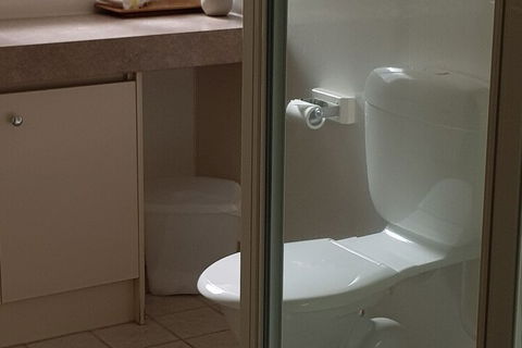 Park Avenue Holiday Units - Maitland Accommodation 5