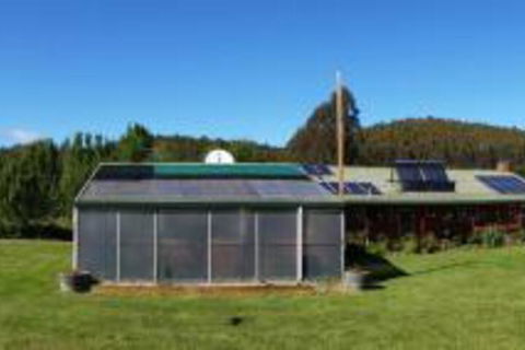 Quamby Pines Chalet - Maitland Accommodation 6