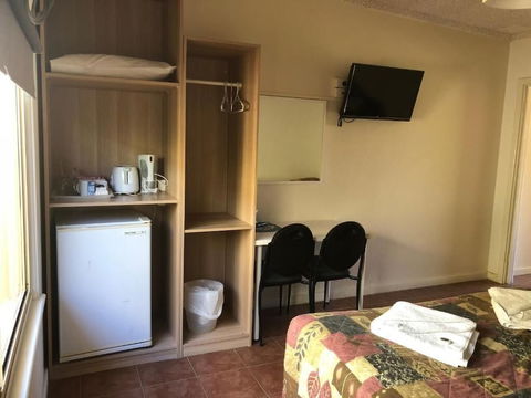 Jurien Bay Hotel - Maitland Accommodation 2