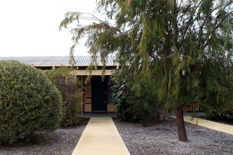 Jurien Bay Hotel - Maitland Accommodation 5