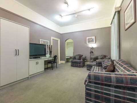 Grand Tasman Hotel - Maitland Accommodation 5