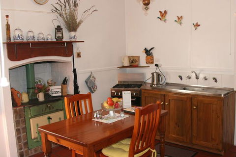 Trinity Cottage - Maitland Accommodation 2