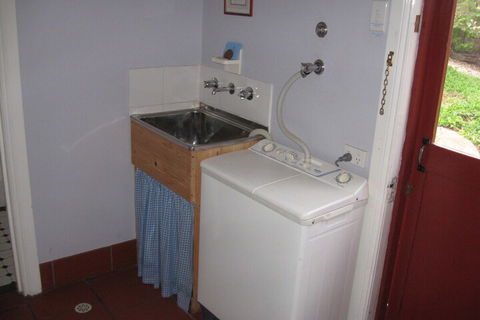 Trinity Cottage - Maitland Accommodation 7