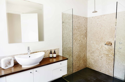 Polperro Villas - Maitland Accommodation 0