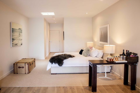 Polperro Villas - Maitland Accommodation 1