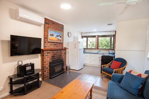 Southern Grampians Cottages - Maitland Accommodation 5