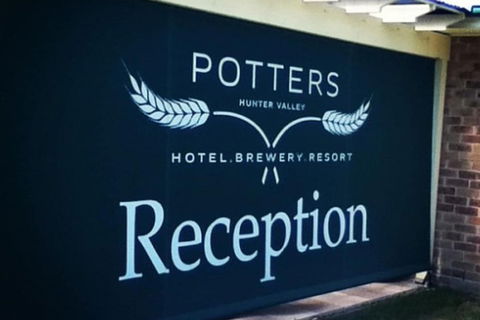 Potters Apartments - Maitland Accommodation 1