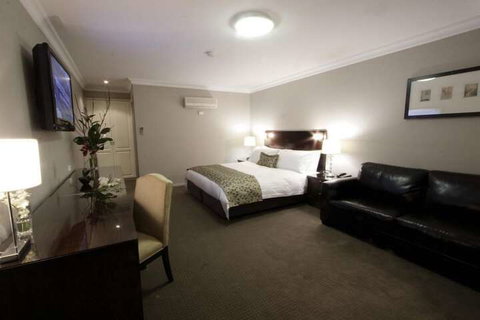 Carlyle Suites & Apartments - Maitland Accommodation 4