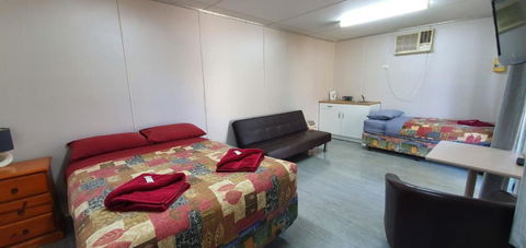 Pinjarra Caravan Park & Cabins - Maitland Accommodation 6