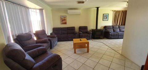 Pinjarra Caravan Park & Cabins - Maitland Accommodation 4