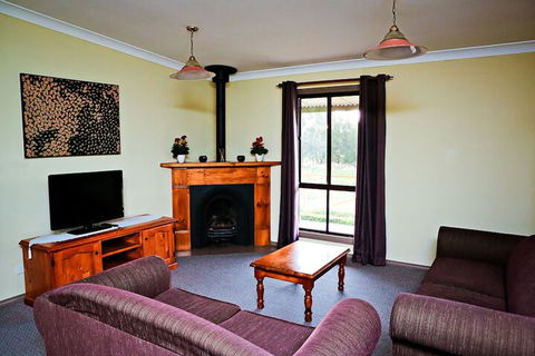 Twin Trees Country Cottages - Maitland Accommodation 5