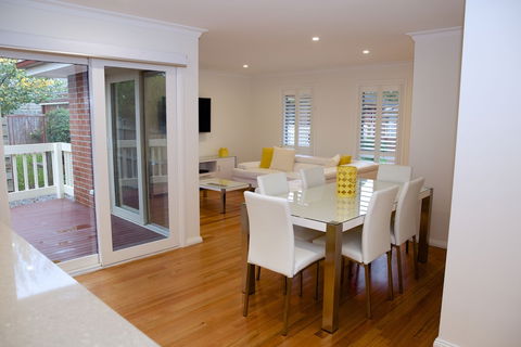 Yarra Glen Racecourse Apartments - Maitland Accommodation 5