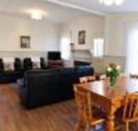 Country Gate Cottages - Maitland Accommodation