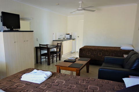 Pacific Palms Motor Inn - Maitland Accommodation 4