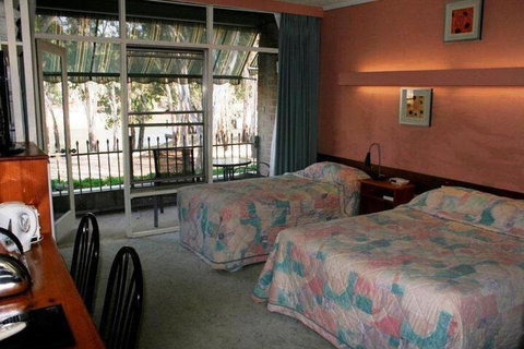 Riverview Motel Deniliquin - Maitland Accommodation 4