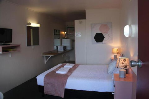 Caloundra Suncourt Motel - Maitland Accommodation 2