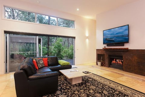 Deja Vu Estate - Maitland Accommodation 5