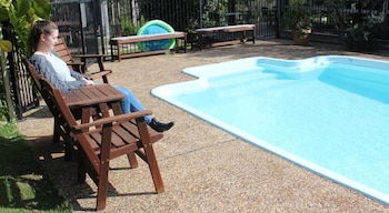 Elfin Hill Country Accommodation - Maitland Accommodation 3