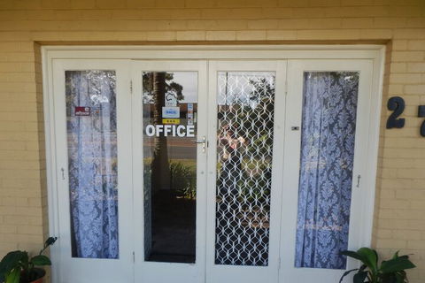 Flying Spur Motel - Maitland Accommodation 5