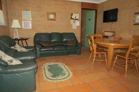 Bentwood Olive Grove Accommodation - Maitland Accommodation 5
