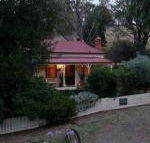 Sinnamons Cottage - Maitland Accommodation
