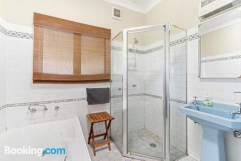 3 Sisters Blue Mountains Cottage - Maitland Accommodation 3