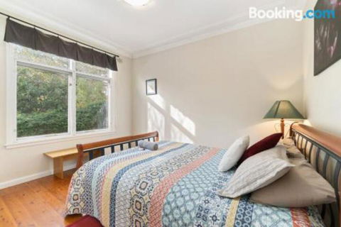 3 Sisters Blue Mountains Cottage - Maitland Accommodation 4