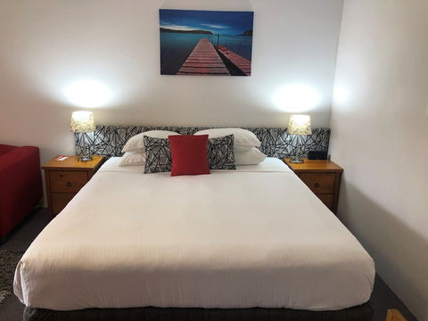 Avaleen Lodge Motor Inn - Maitland Accommodation 6