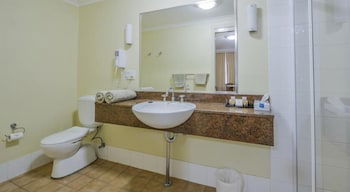 Golden Guitar Motor Inn - Maitland Accommodation 6