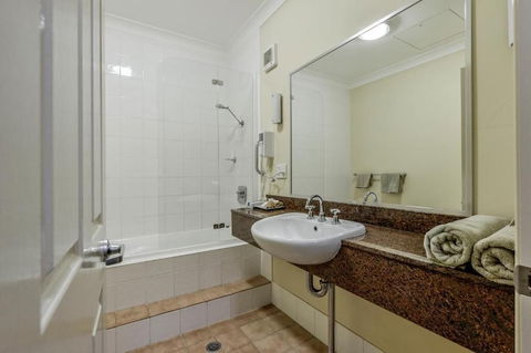 Golden Guitar Motor Inn - Maitland Accommodation 2