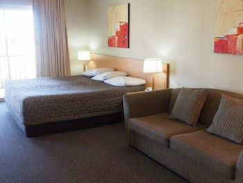 Golden Guitar Motor Inn - Maitland Accommodation 3